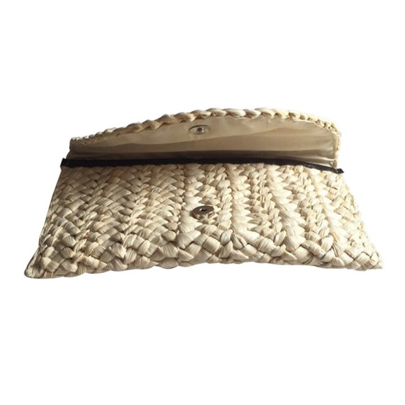 Women Elegant Braided Clutch Handbag - Picture 6 of 6